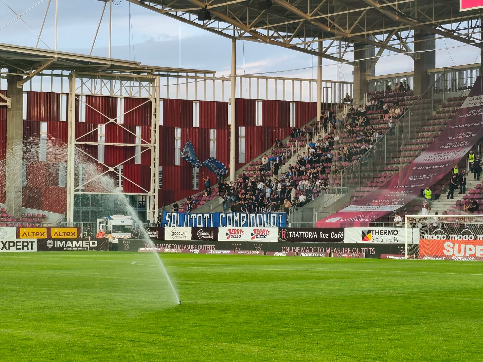 %George Robert Voinea - opinii despre actualitatea sportivă din România% Aroganța oltenilor înaintea meciului Rapid - Universitatea Craiova. Foto: Fanatik