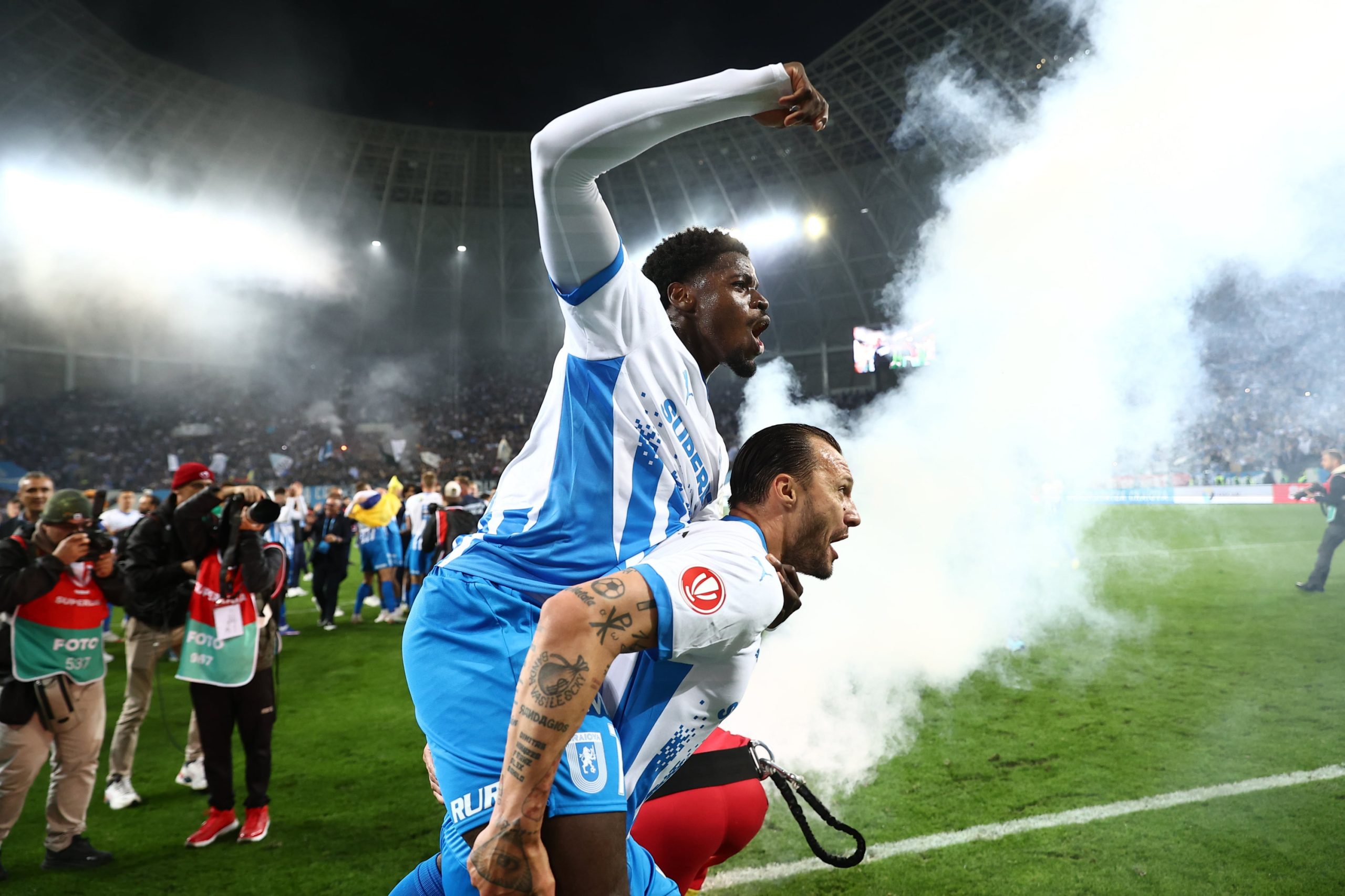 jucător plecare Universitatea Craiova Steven Nsimba Vasile Mogoș