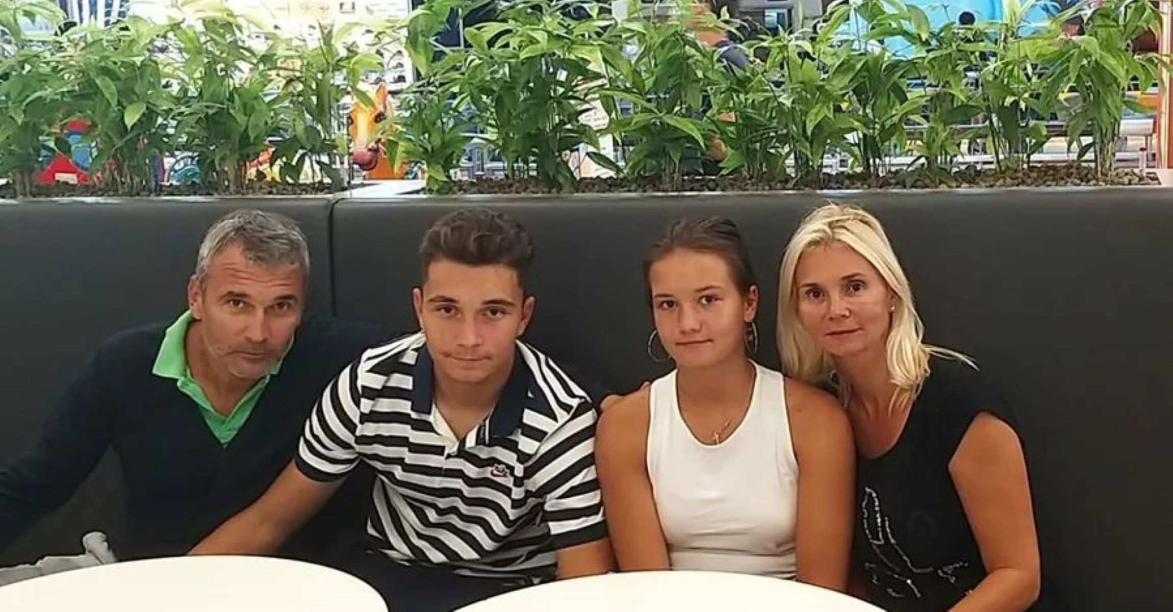 Ruxandra Dragomir, alături de cu Filip, Diana și Florin Ilie