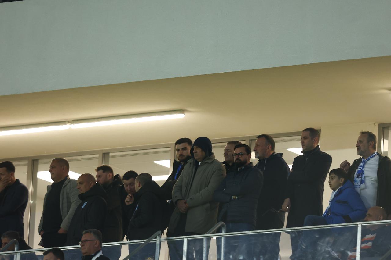 %George Robert Voinea - opinii despre actualitatea sportivă din România% Loja Universităţii Craiova urmăreşte în picioare finala Cupei României. Sursa: Bogdan Buda / Fanatik