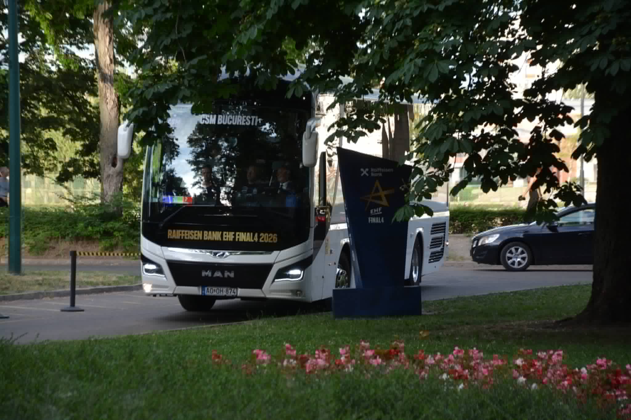 %George Robert Voinea - opinii despre actualitatea sportivă din România% CSM Bucureşti, cazată pe insula de pe Dunăre la Budapesta! Rivalele din Final Four împart acelaşi hotel. Cât costă o cameră