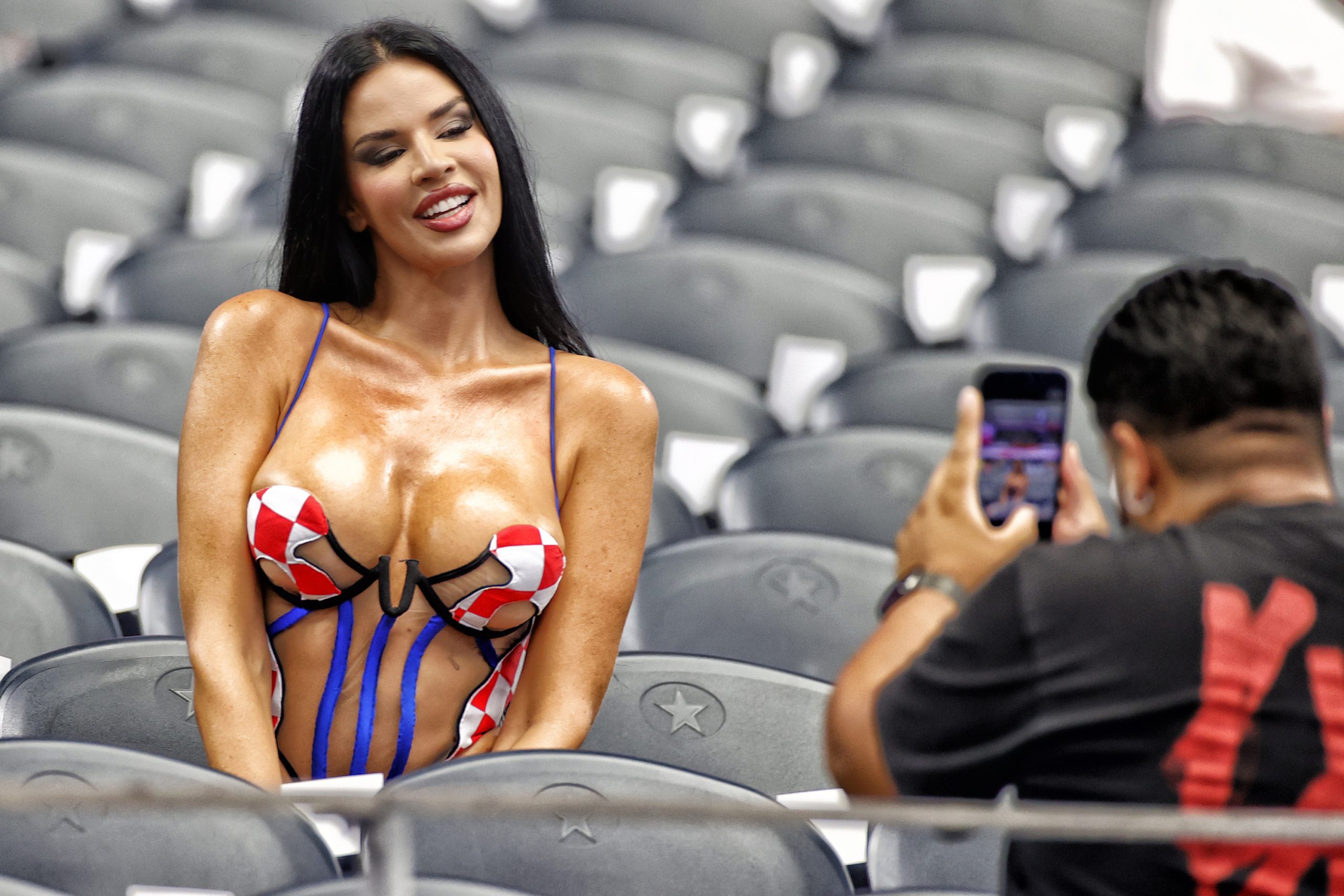 cele mai sexy fane de la campionatul mondial Ivana Knoll