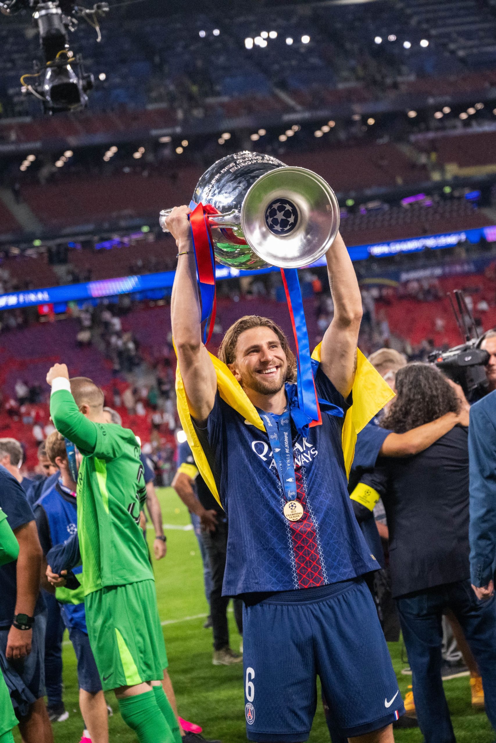 %George Robert Voinea - opinii despre actualitatea sportivă din România% Ilya Zabarnyi, în tricoul lui PSG. Sursa: hepta.ro