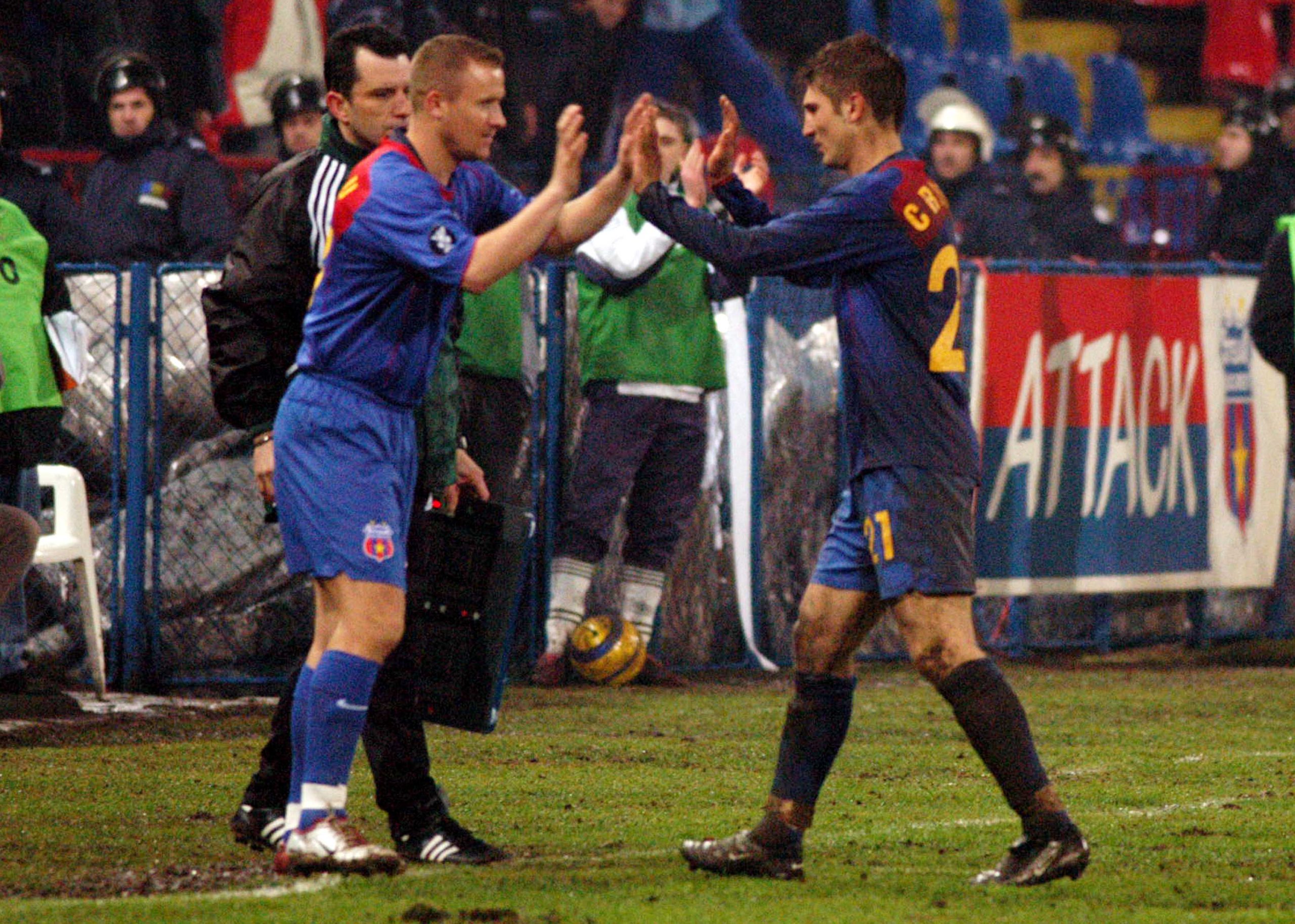 %George Robert Voinea - opinii despre actualitatea sportivă din România% Eugen Baciu și Andrei Cristea, în Steaua - Valencia 2-0. Foto: sportpictures