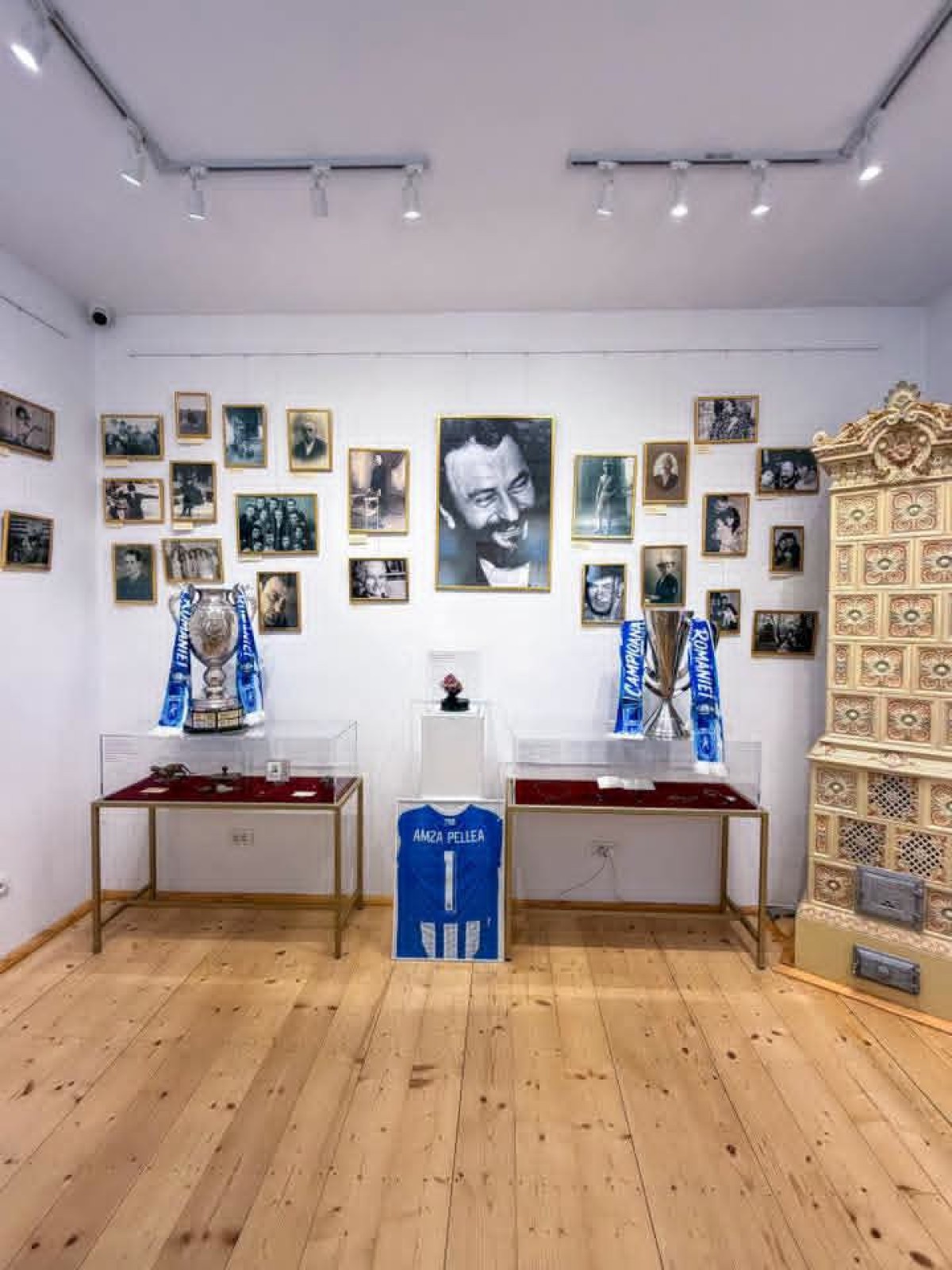 %George Robert Voinea - opinii despre actualitatea sportivă din România% trofee Universitatea Craiova