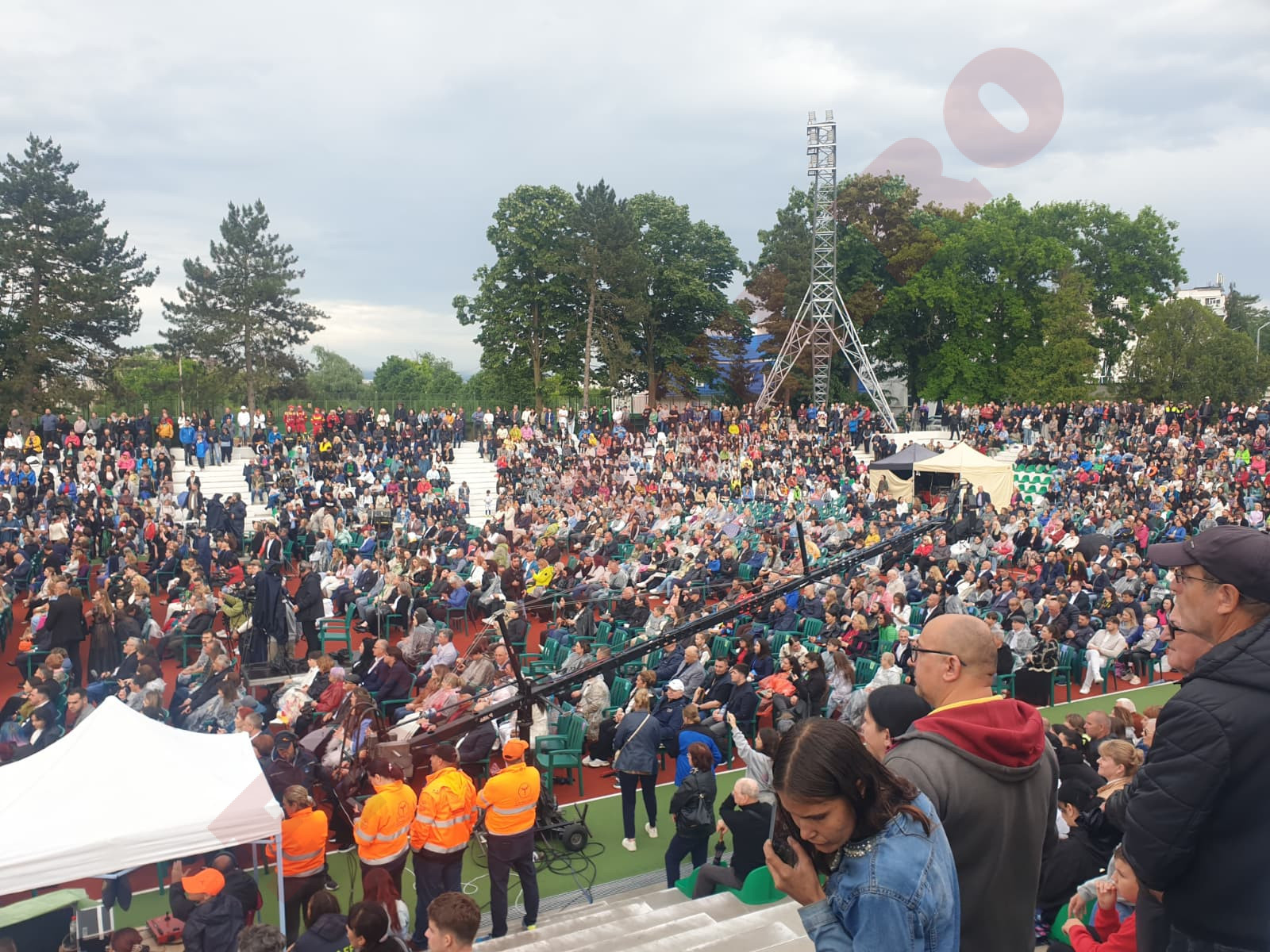 Stadionul din Onești, arhiplin la „Gala Campioanelor”.