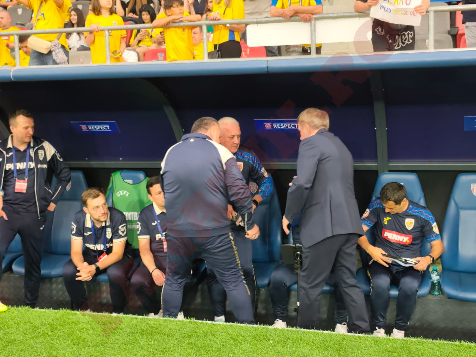 %George Robert Voinea - opinii despre actualitatea sportivă din România% hagi dă mâna cu secunzii