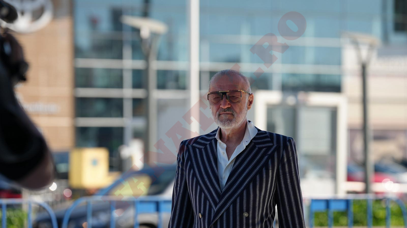 %George Robert Voinea - opinii despre actualitatea sportivă din România% Gigi Becali, prezent la slujba de sfințire. Foto: Fanatik / Renato Anghelescu