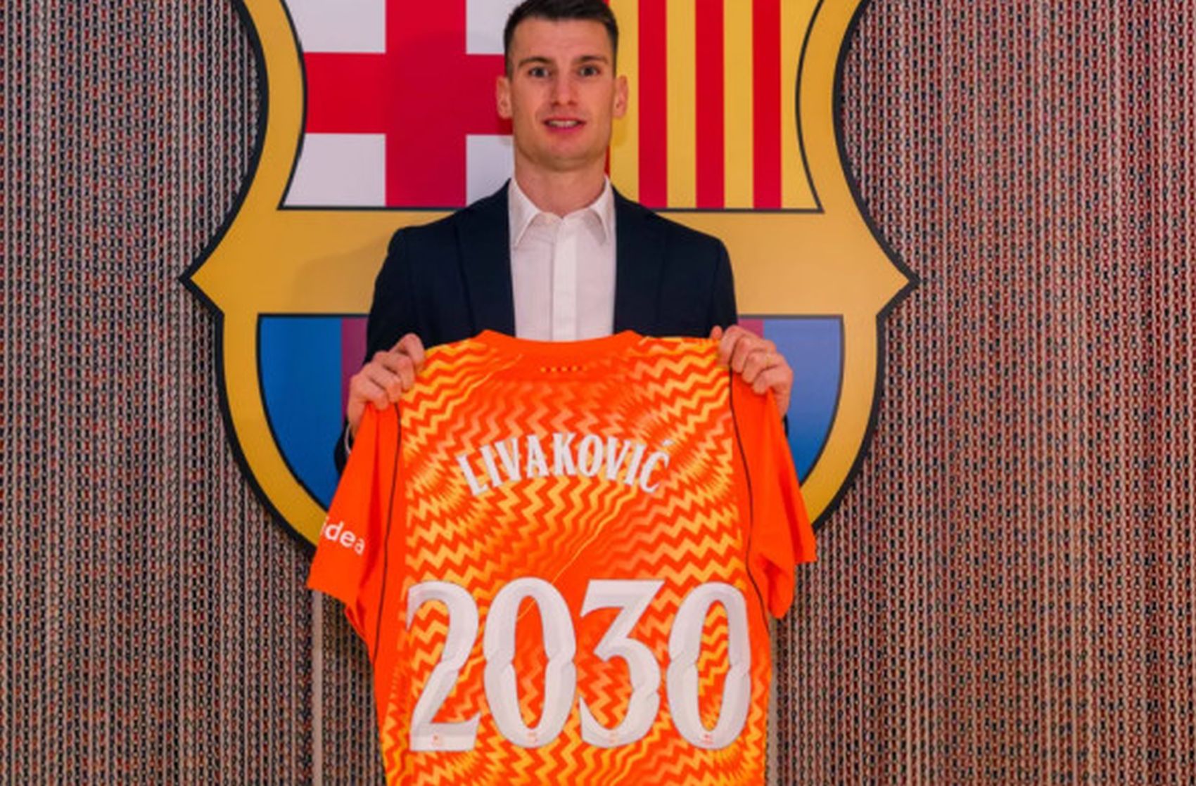 %George Robert Voinea - opinii despre actualitatea sportivă din România% Noul transfer al Barcelonei